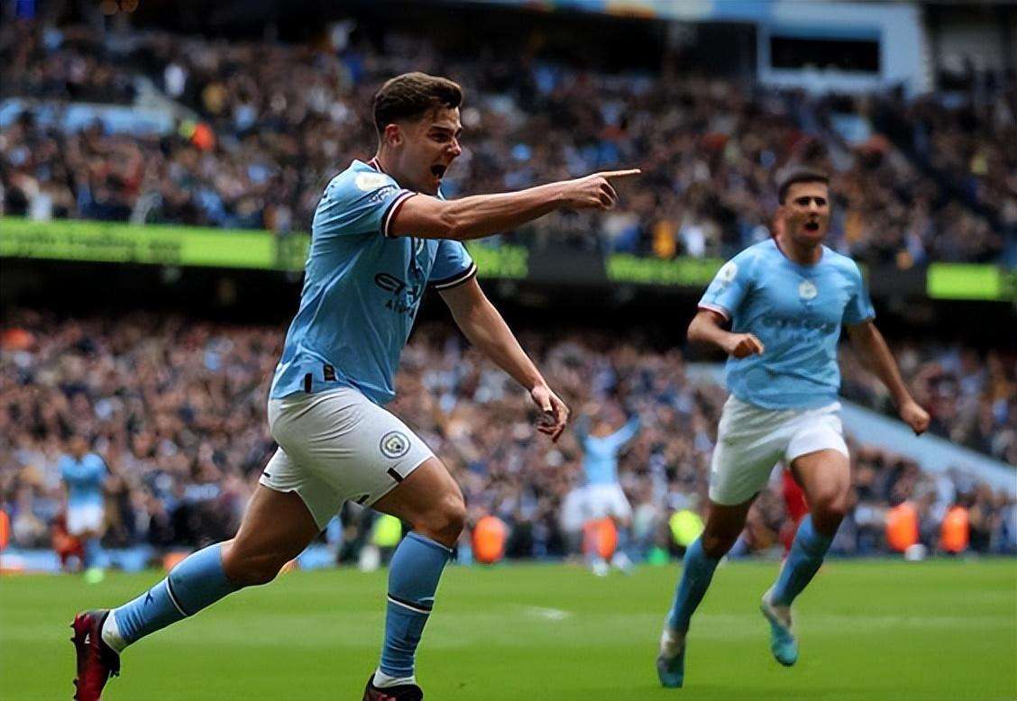 另类数据！埃迪半场交出3分13篮板2盖帽（半场另类表现：埃迪仅3分却抢下13篮板送出2封盖）