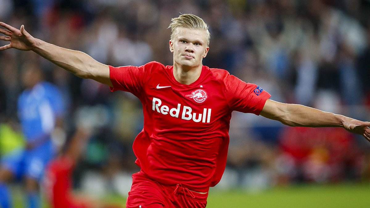 球星晒更衣室照，队内氛围引关注（球星分享更衣室照，团队氛围备受关注）