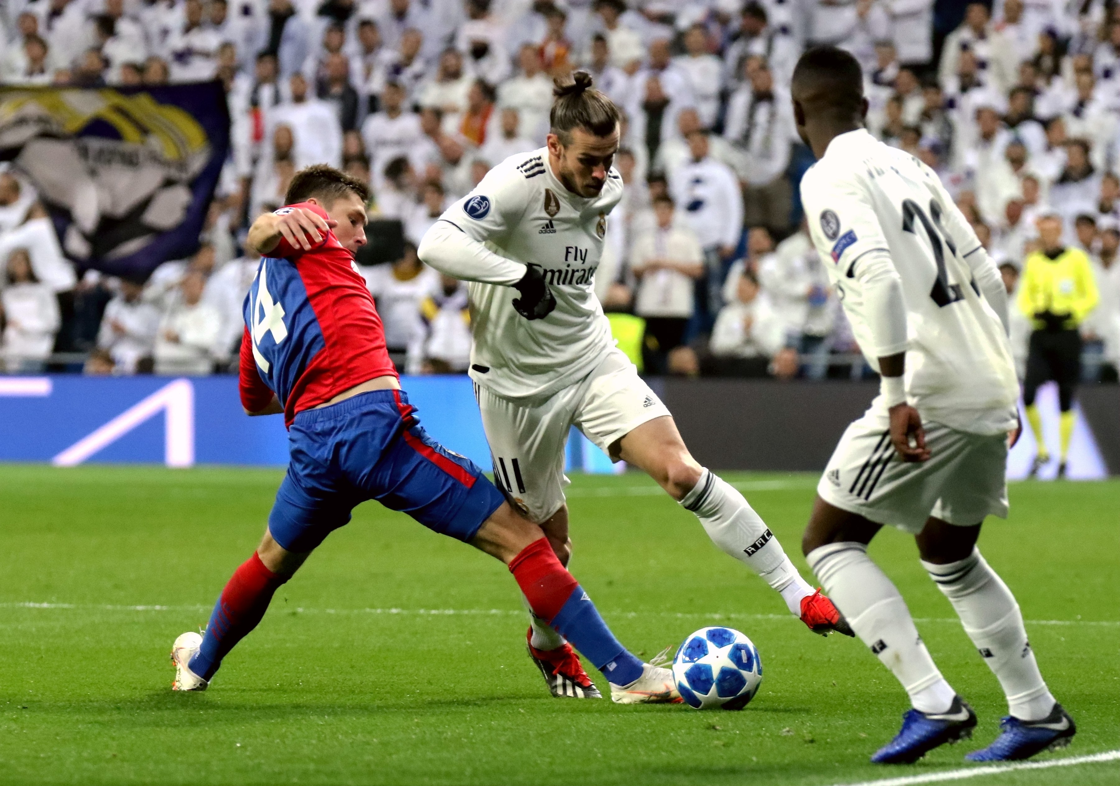 新赛季拿2份薪水的5大球星：利拉德躺赚6823万美元，艾顿白菜价（新赛季双薪在手的五大球星：利拉德躺收6823万美元，艾顿合同堪称白菜价）