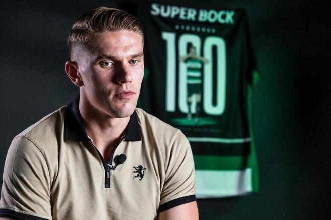 这球员的弹跳太夸张了（这位球员的弹跳逆天）