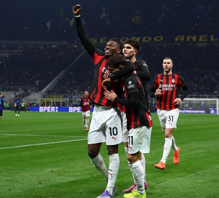 国脚徐新接近加盟云南玉昆，31岁中场驰援保级队，双赢还是冒险？（31岁国脚徐新或将投云南玉昆，中场补强保级军，妙招抑或险棋？）