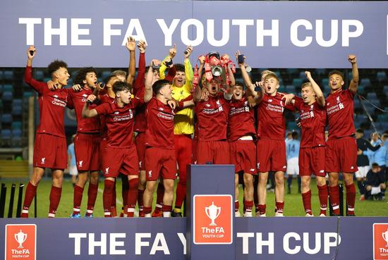 图片报：瓜帅对埃切韦里的情况不满，球员冬窗可能被租回河床（图片报：瓜迪奥拉不满埃切韦里现状，冬窗或将其租回河床）