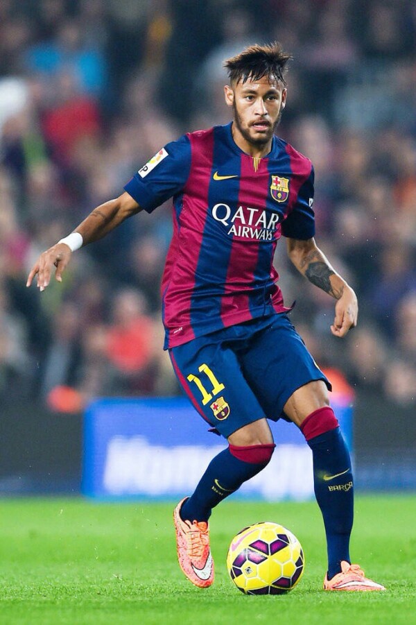 世体：巴黎关注巴萨B队队长科尔特斯，巴萨可与他续约至后年（世体：巴黎有意巴萨B队长科尔特斯，巴萨可选择将其合同续至后年）