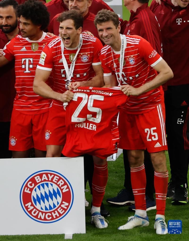 圣埃蒂安主帅：哈兰德将对阵姆巴佩在挪威几乎是全民话题（圣埃蒂安主帅：哈兰德与姆巴佩的对决在挪威掀起全民热议）